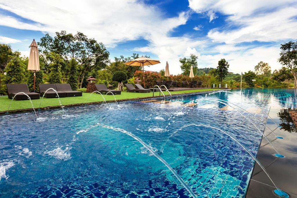 Phukumhom Khao Yai Hotel Vangkata Kültér fotó