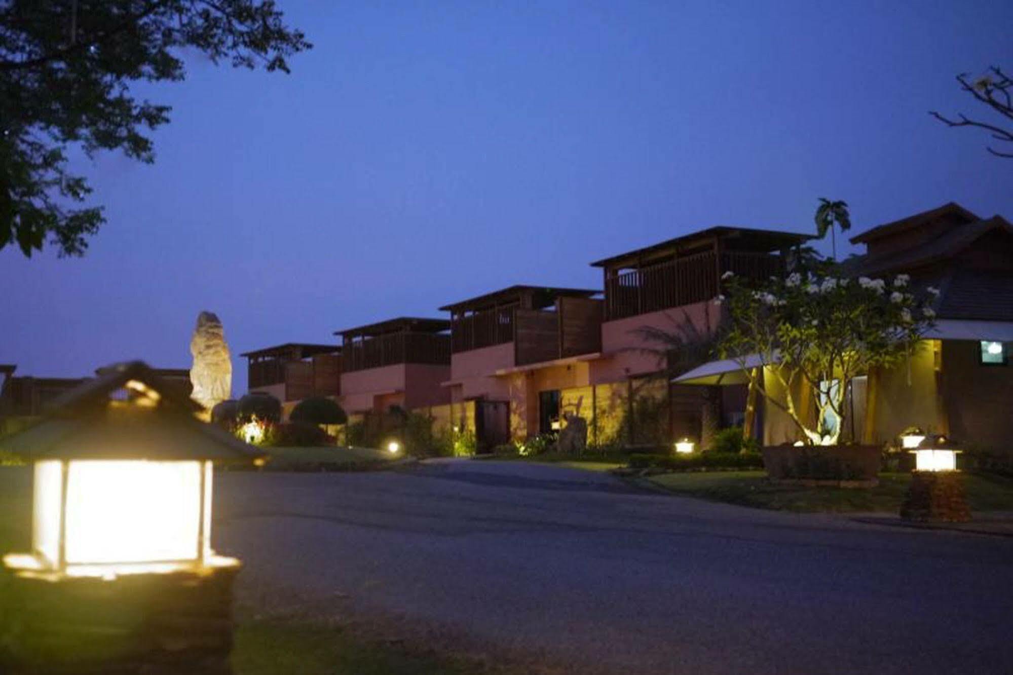 Phukumhom Khao Yai Hotel Vangkata Kültér fotó