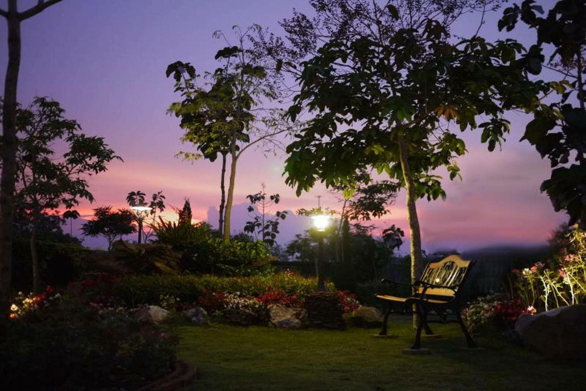 Phukumhom Khao Yai Hotel Vangkata Kültér fotó
